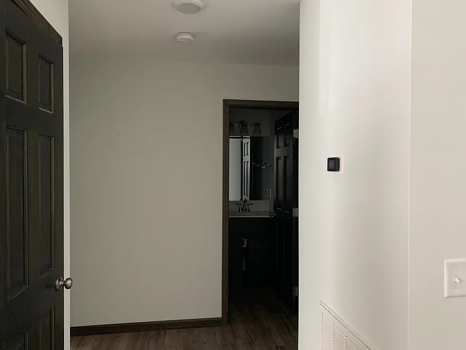 Hallway to bedrooms