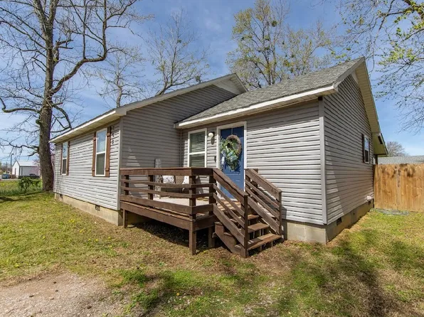 143 Tackett Ln, Savannah, TN 38372