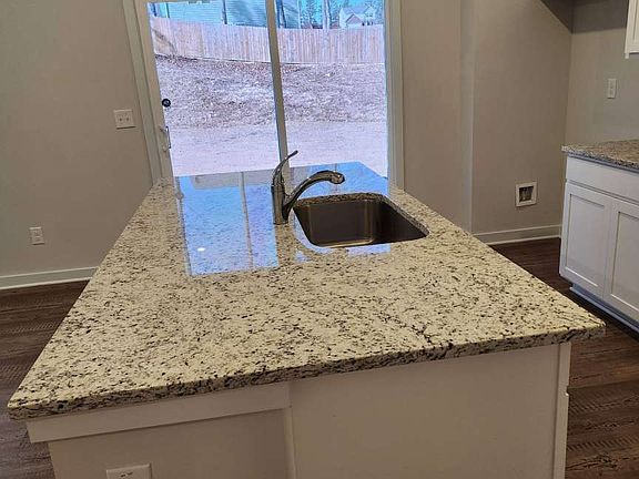 5th image of 7264 Deering Ct