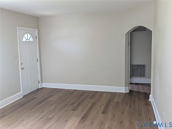 2nd image of 726 Jefferson Pl