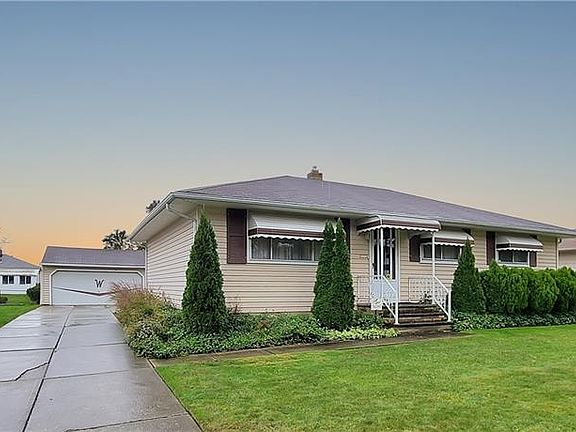 3rd image of 34280 Iris Ln