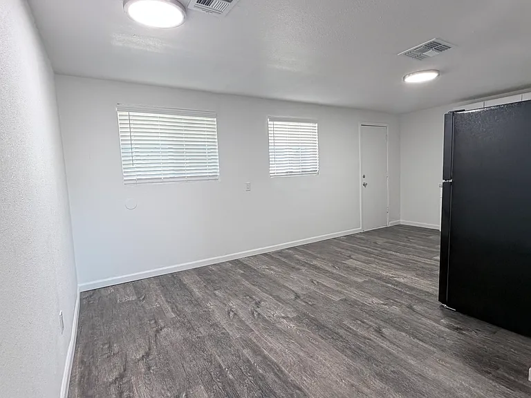 6423 S 10th St #15 — Photo 5