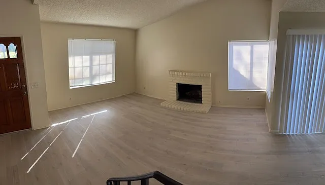 3 bed, 1.5 bath, 1100 sqft, $2,650 — Photo 2