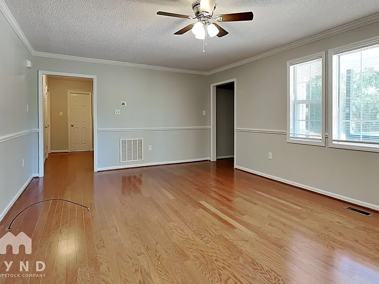 105 Mary Michael Ln — Photo 7
