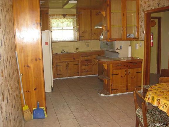 3rd image of 23035 Leonora Dr