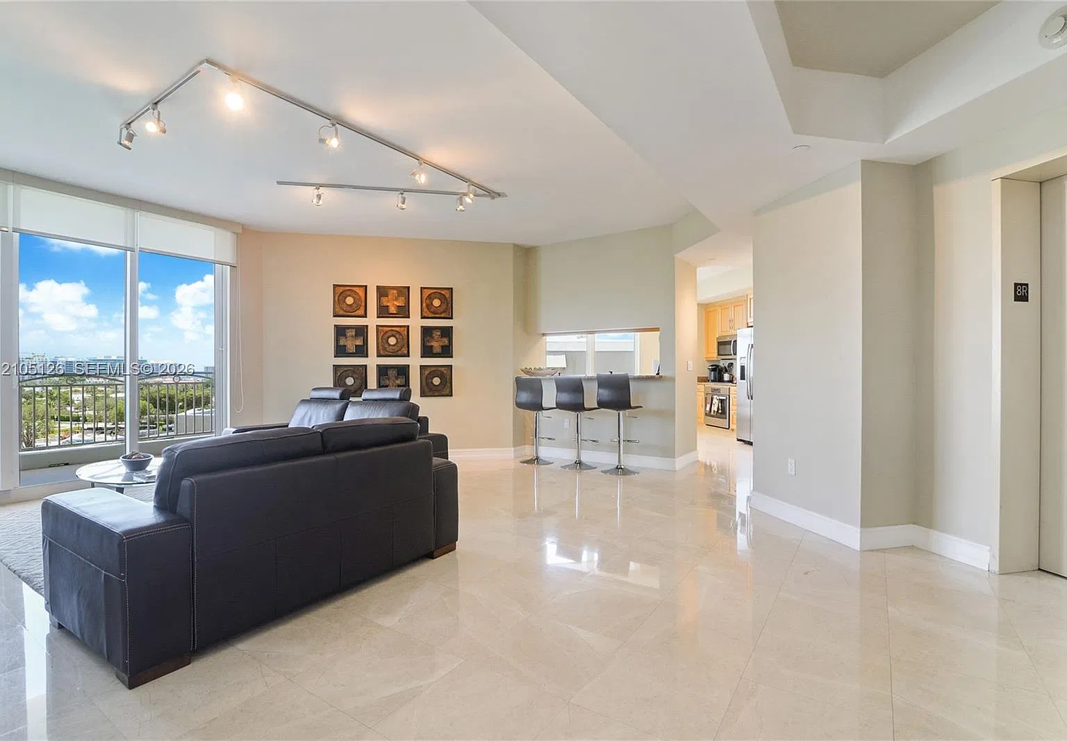 Carroll Walk Condo — Photo 2