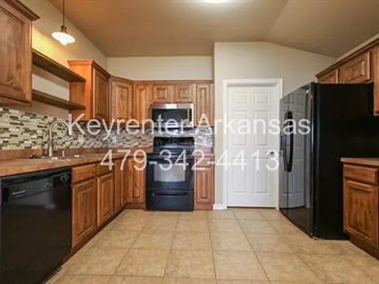 720 Harvest St — Photo 6