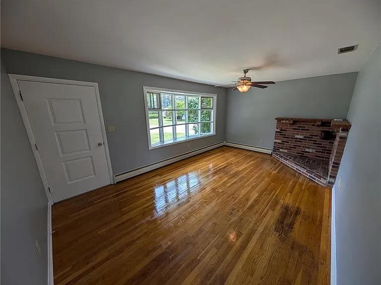 230 Diamond St — Photo 5
