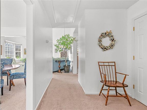 3rd image of 126 Chrisfield Cir