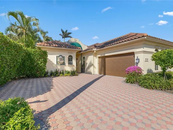 215 Point Salerno, NAPLES, FL 34108