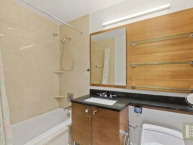 120 Riverside Blvd #7H — Photo 7