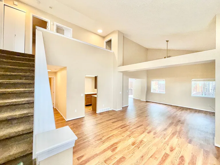 6050 Emma Ln — Photo 2