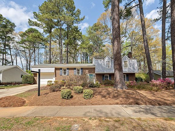 3rd image of 1429 Falls Church Rd