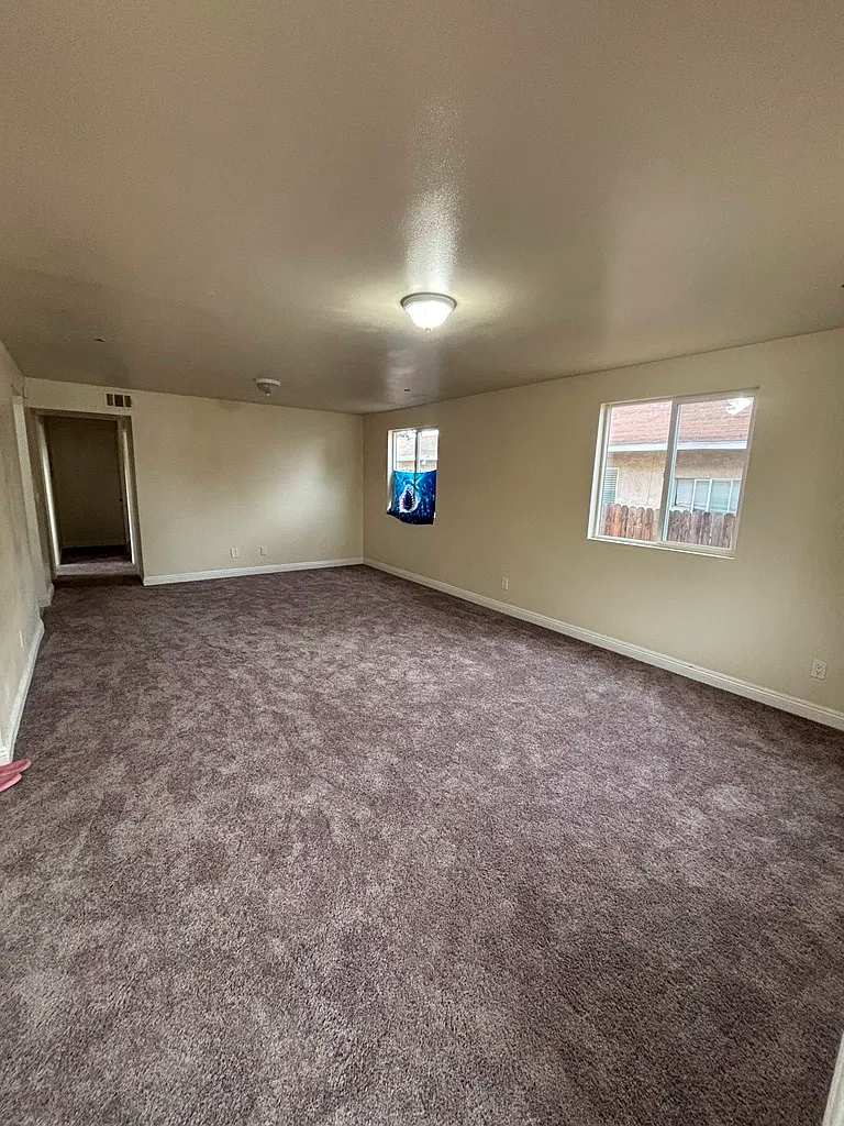 5 bed, 1757 sqft, $4,000 — Photo 3
