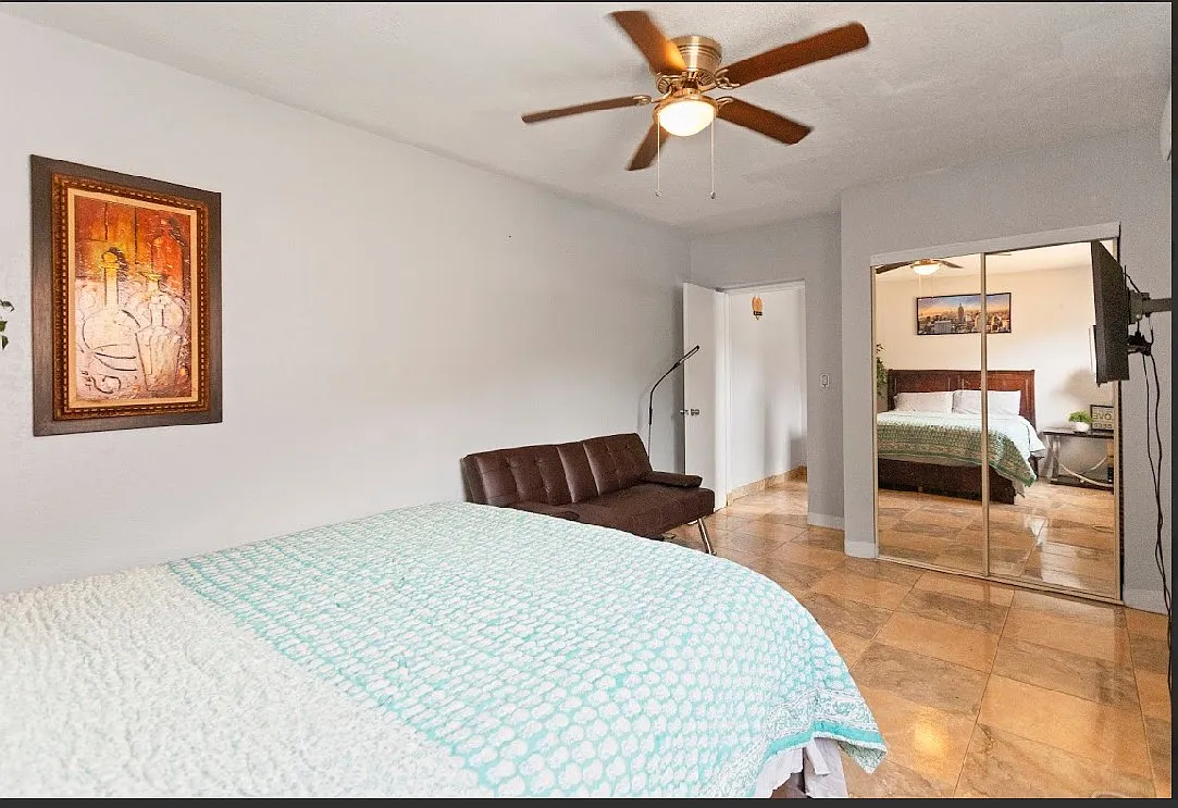 Studio, 625 sqft, $1,300 — Photo 3