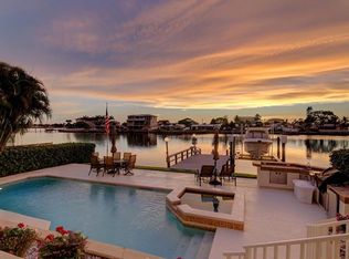 216 Poinciana Ln, Largo, FL 33770