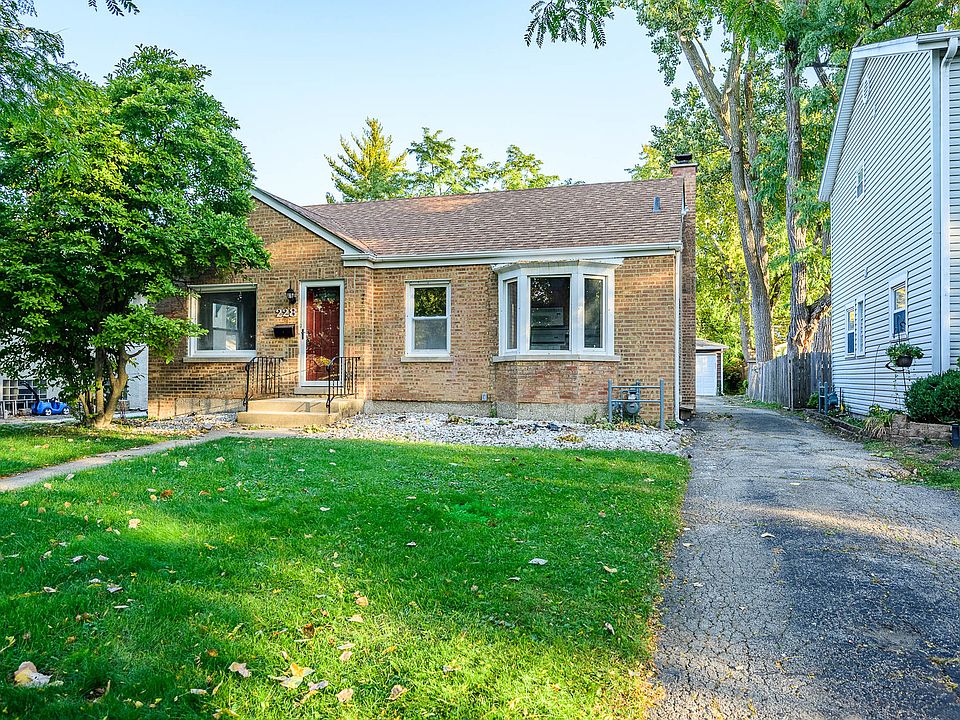 228 E Oak St, Villa Park, IL 60181 Zillow