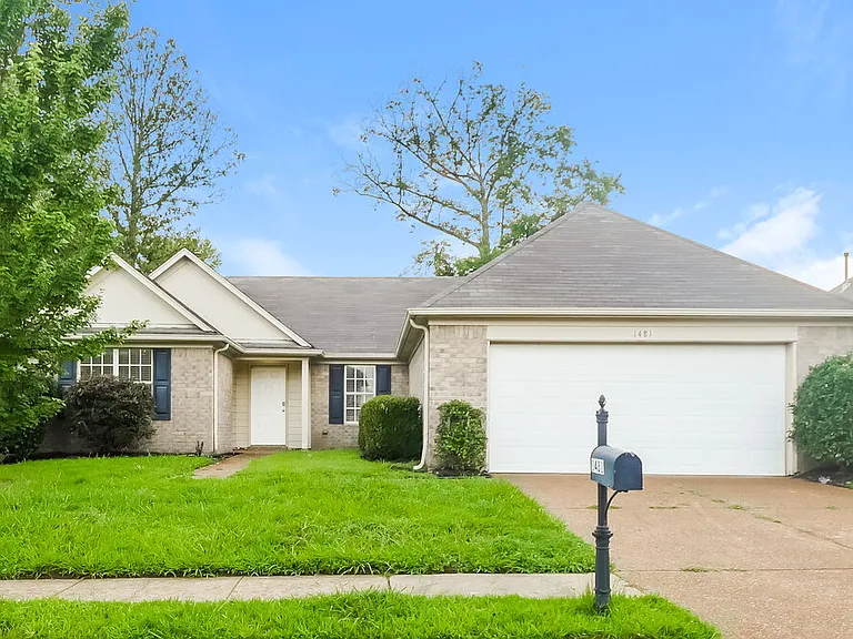 1481 Lawson Dr — Photo 1