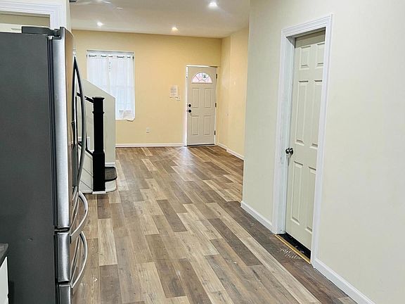 4th image of 2328 W Harold St