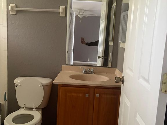 5th image of 23385 Farnam St #7