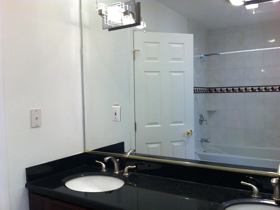 2nd image of 1408 Judah St #405