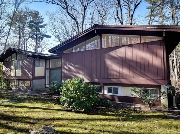 29 Indian Ridge Rd, Natick, MA 01760