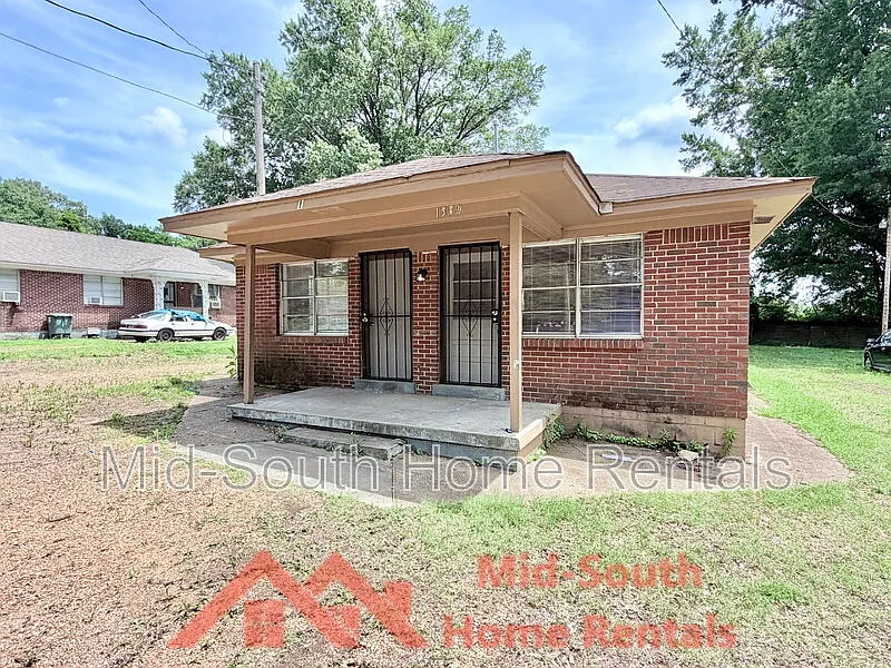 1379 Ferguson Rd — Photo 2