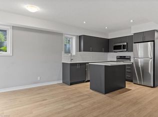 235 Chapel Hill Dr #14, Kitchener, ON N2R1N3