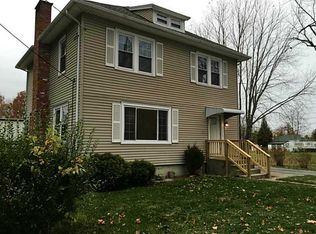 33 Blackburn St, Warwick, RI 02886