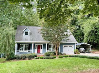 1733 Knightbridge Dr, Newton, NC 28658
