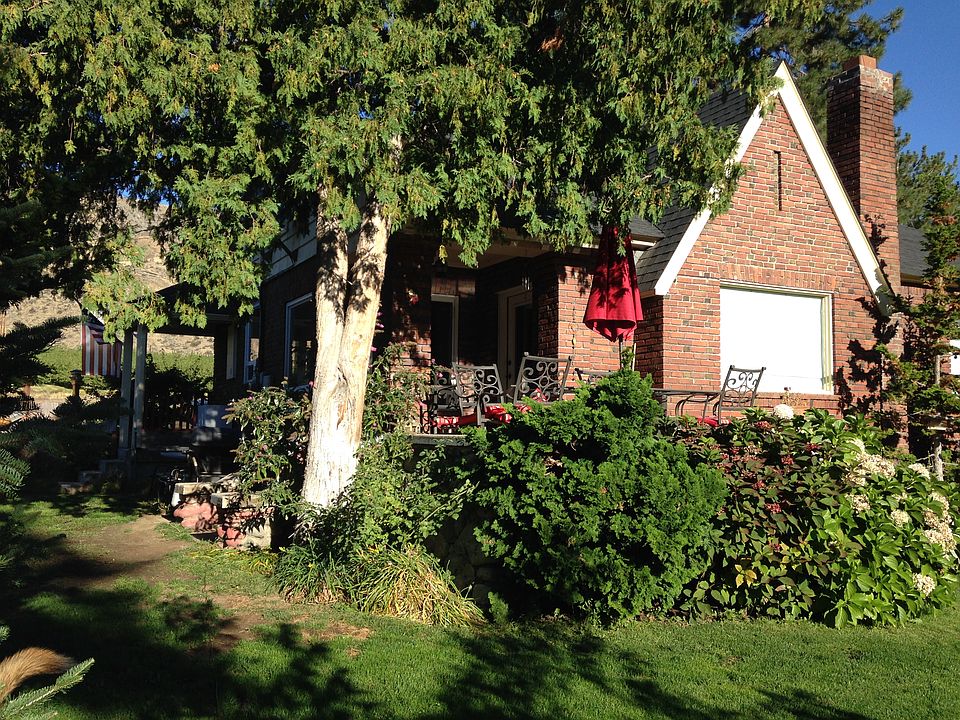 348 5th St, Chelan Falls, WA 98817 Zillow