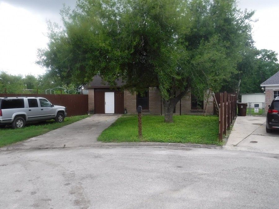 1st image of 1006 Gillette St