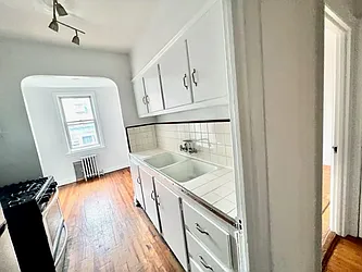 Rented by Zikos Realty Services