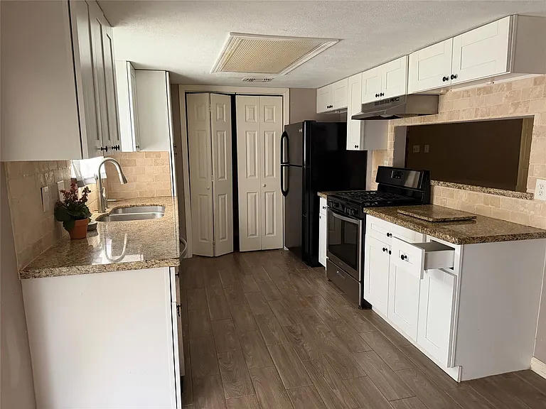2118 Marot Dr — Photo 1