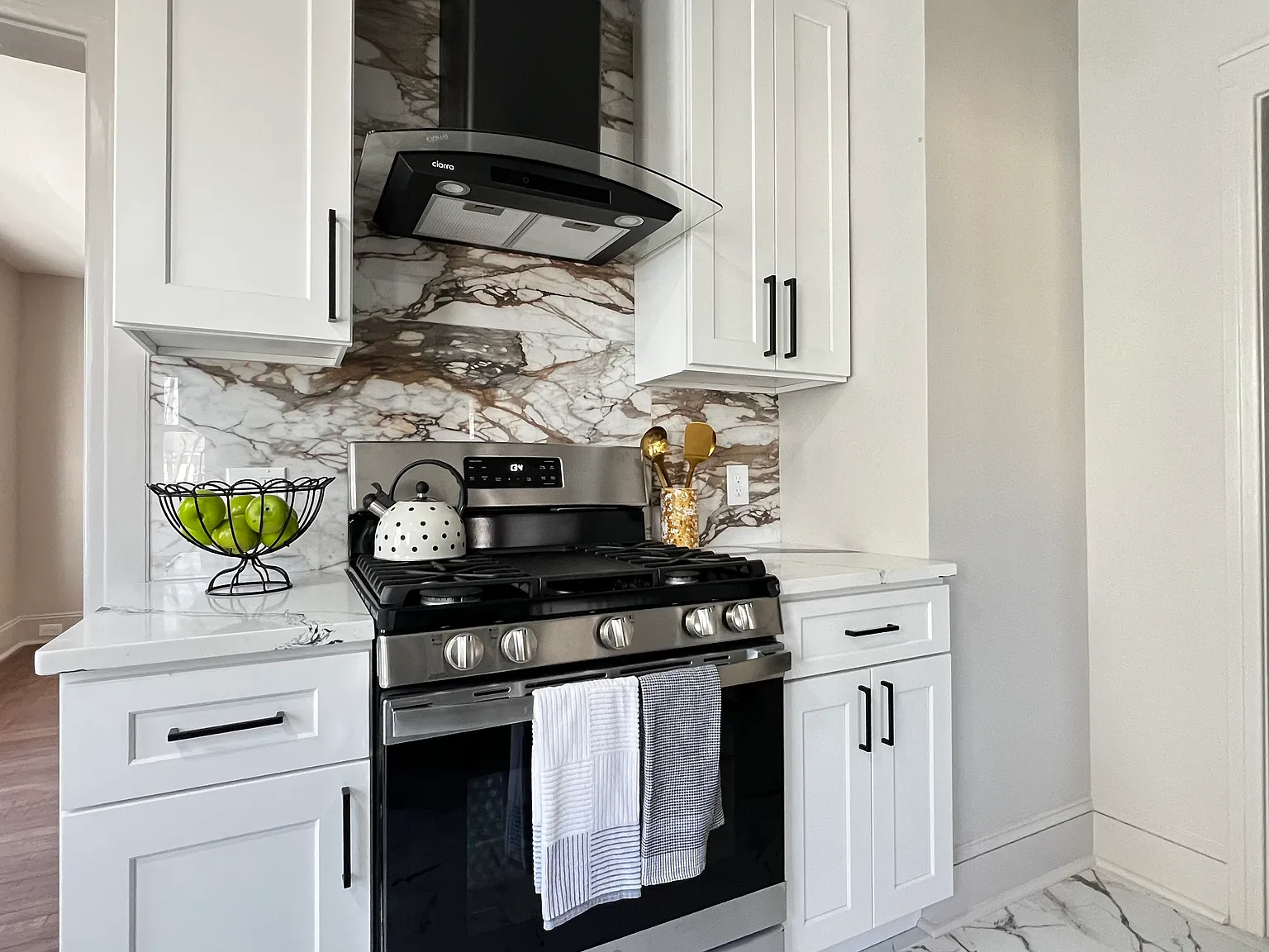 2 bed, 1200 sqft, $1,850 — Photo 1