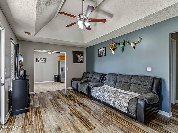 5th image of 119 Thunder Spring Dr