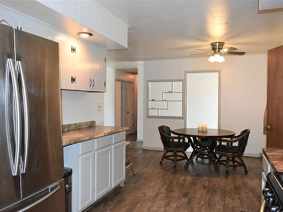 5th image of 658 W Columbia Ave