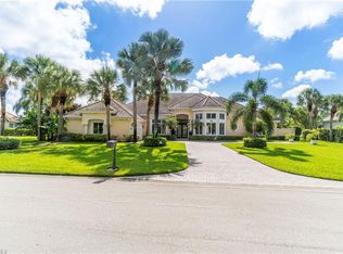 320 Chancery Cir, Naples, FL 34110