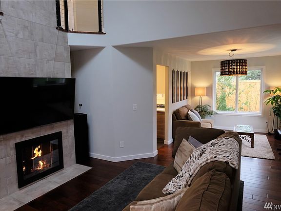 5th image of 4619 40th St NE