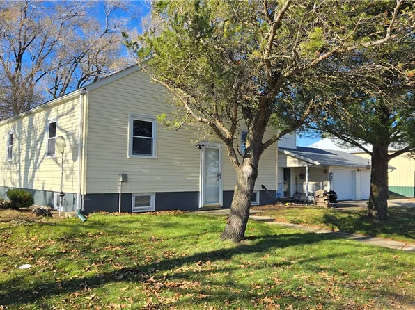 1783 E 2200 North Rd, Stonington, IL 62567