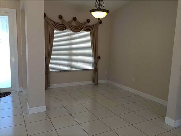 4th image of 8804 NW 168th St