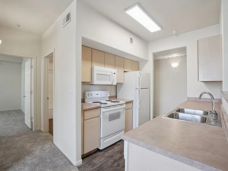 Allegro Apartments — Photo 22