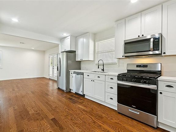 5th image of 5509 Warrington Dr