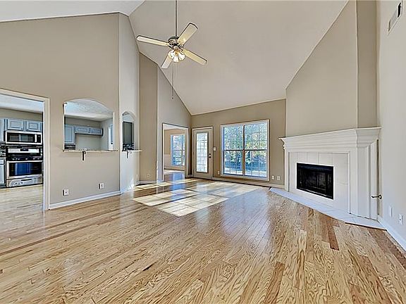 4th image of 535 Peachtree Parc Ct