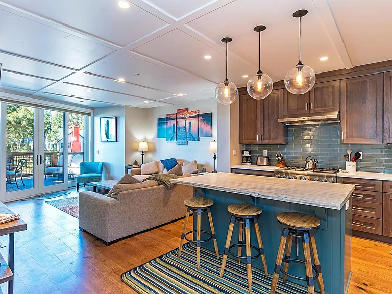 8308 N Lake Blvd #3 — Photo 4