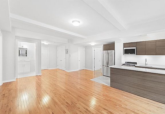 4th image of 400 E 57th St #2R