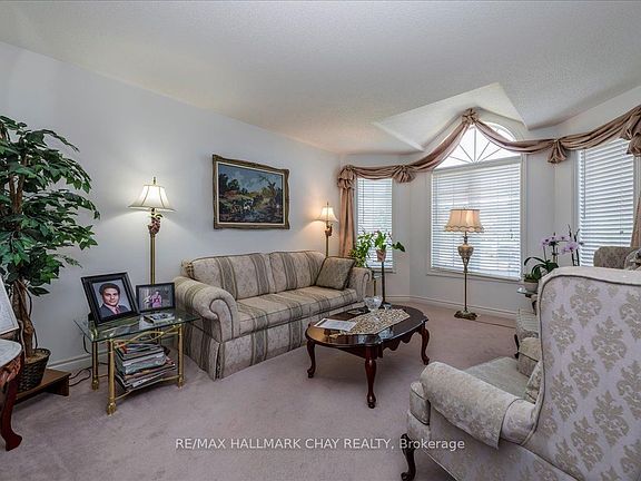 4th image of 245 Pringle Dr