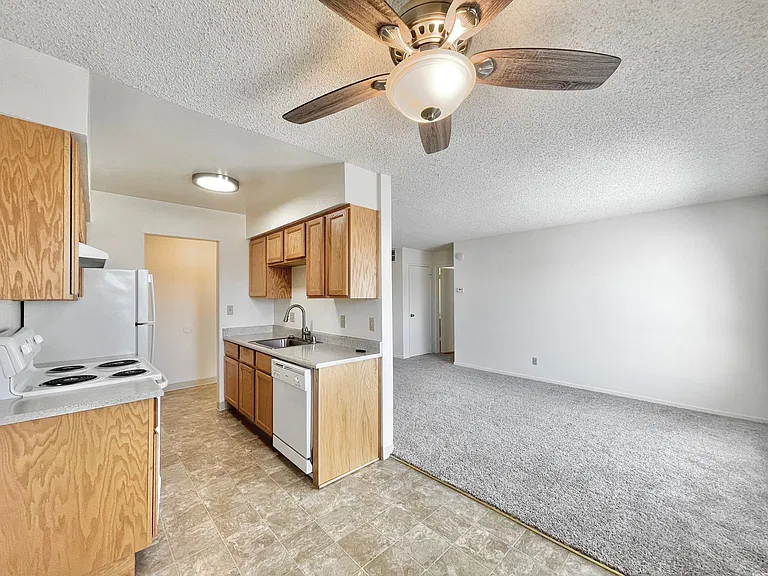 Arden Oaks Apartments — Photo 21