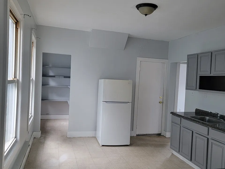 251 Willow St #2