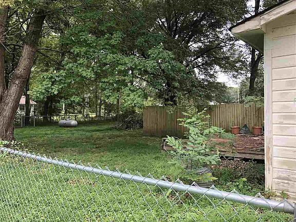 4th image of 270 Pauline Dr